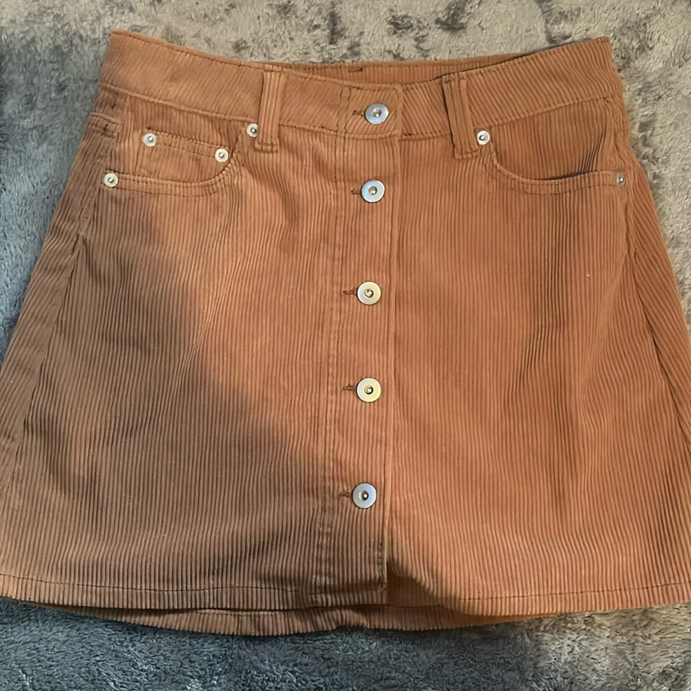 this is a brown skirt that was given to me but it was to big